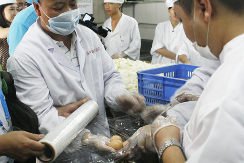 拉萨市开展春季校园食品安全联合检查(图1)