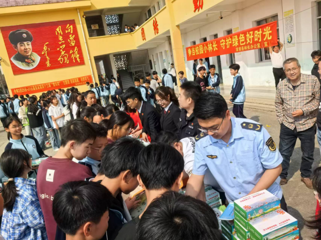 福建漳浦盘陀镇开展“摆摊送知识”食品安全宣传活动(图3)