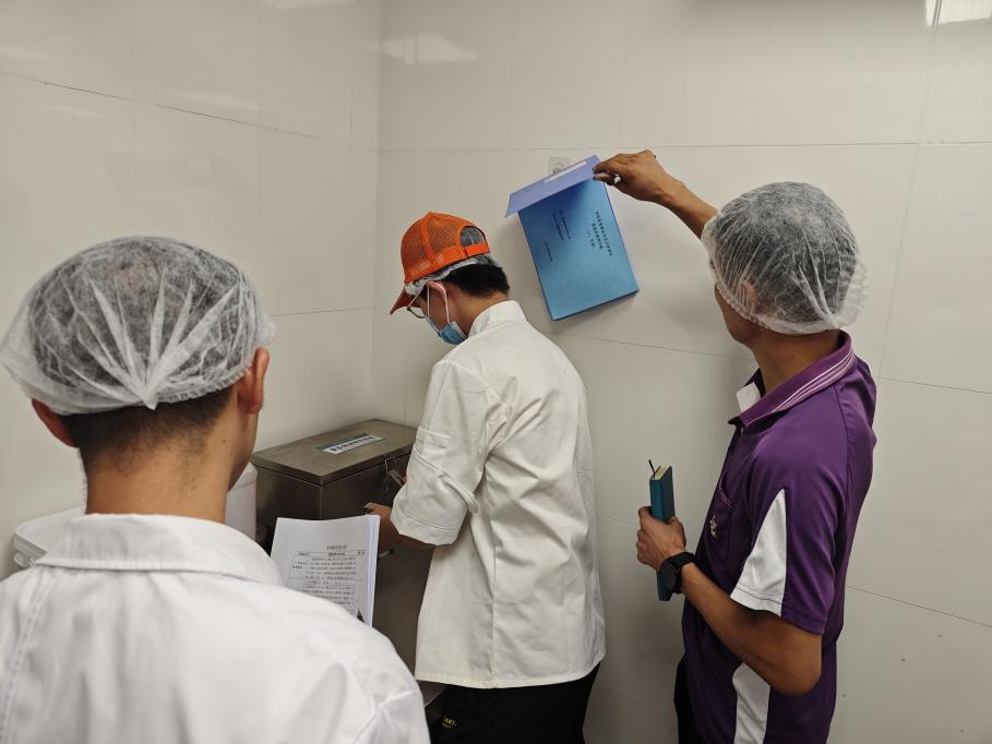 智购科技自动售货机：智能零售新潮流的引领者(图1)