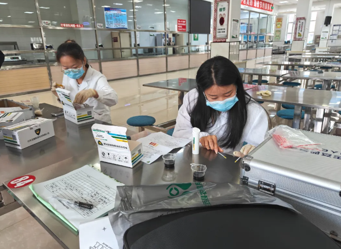 黑龙江省兰西县市场监管局开展食品安全“你点我检 服务惠民生”进校园活动(图2)