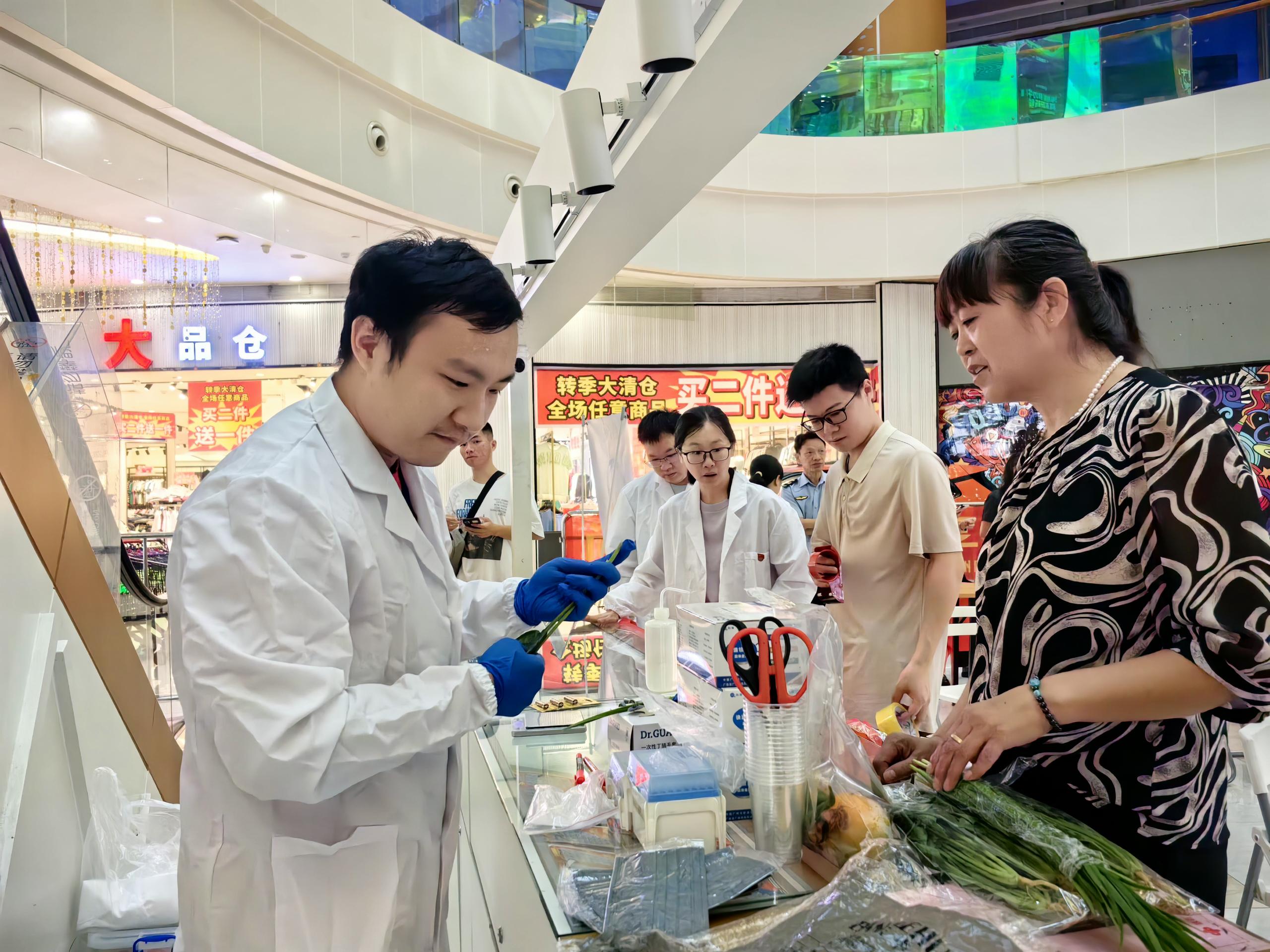 广东肇庆启动2025食品安全宣传周：“你送我检”+科普互动共筑“舌尖防线”(图1)