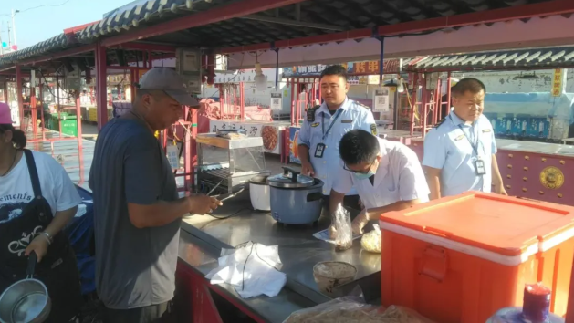 河北省定州市市场监管局持续开展餐饮环节肉制品专项检查(图2)