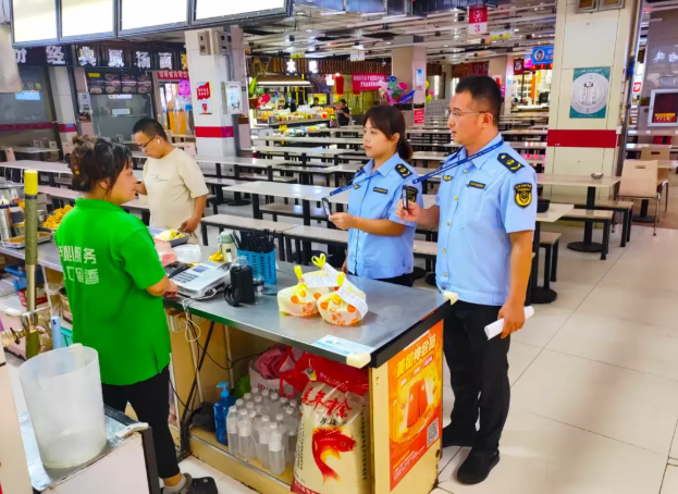 河北省定州市市场监管局持续开展餐饮环节肉制品专项检查(图3)